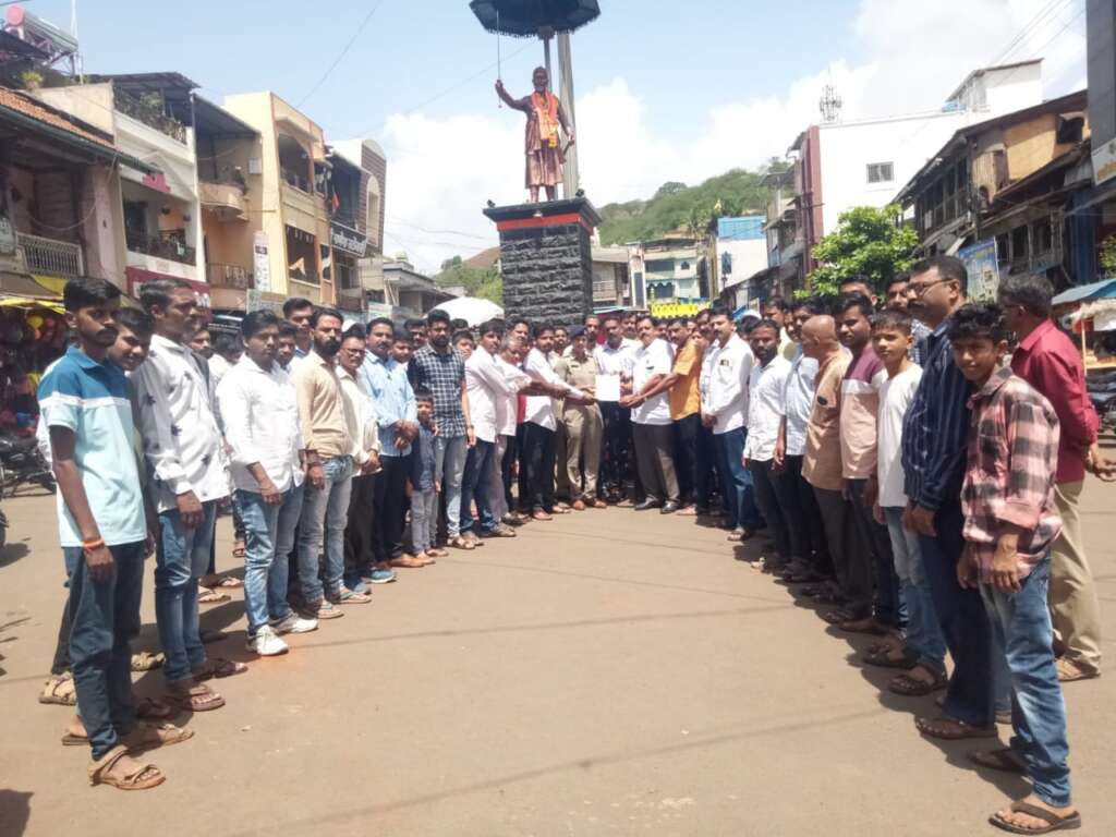 आक्षेपार्ह स्टेटसमुळे मलकापूर मध्ये तणाव