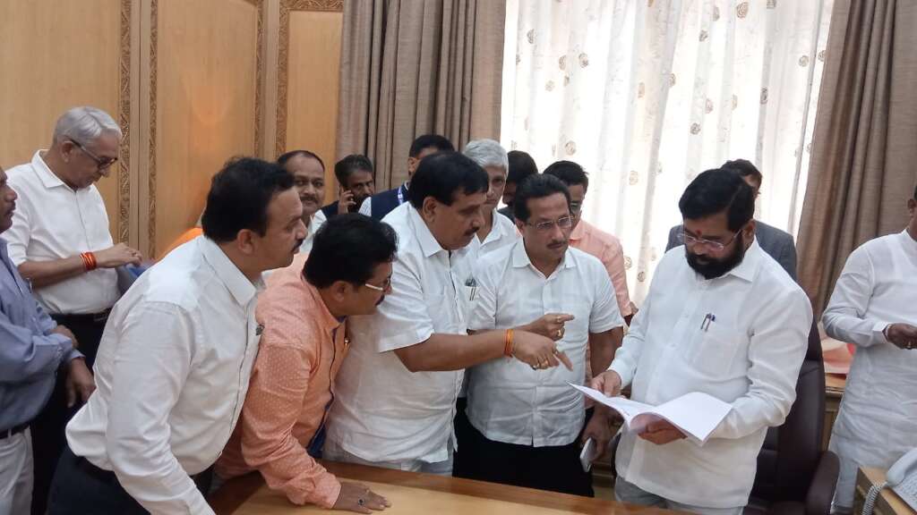 ‘गोकुळच्या’ वतीने मुख्यमंत्री एकनाथ शिंदे यांना लम्पी आजारासंबधी शासनामार्फत उपाययोजना करणेबाबत निवेदन देण्यात आले.