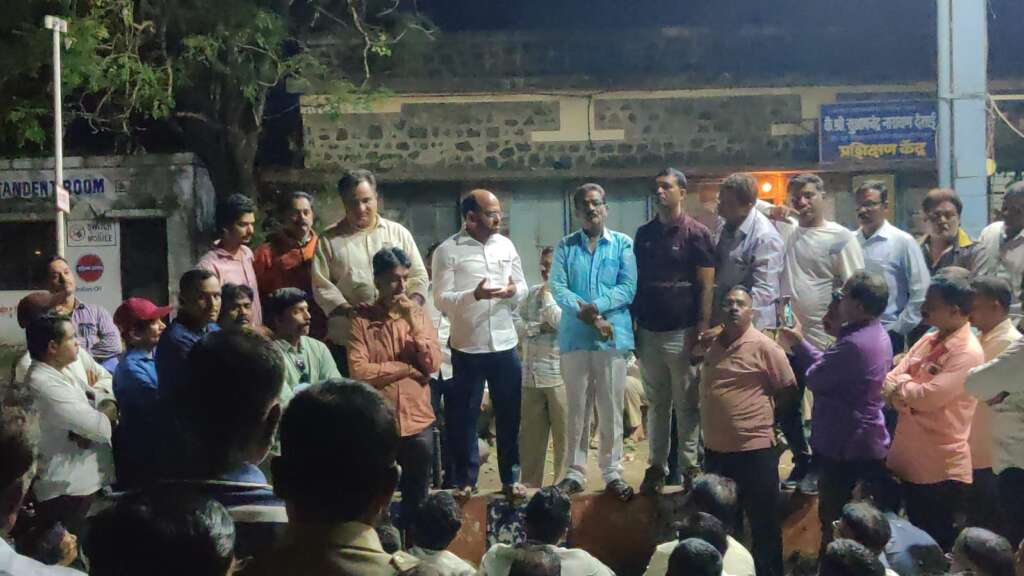 केएमटी कर्मचाऱ्यांचा संप अखेर मागे- माजी आमदार अमल महाडिक आणि माजी नगरसेवक सत्यजित कदम यांच्या शिष्टाईला यश