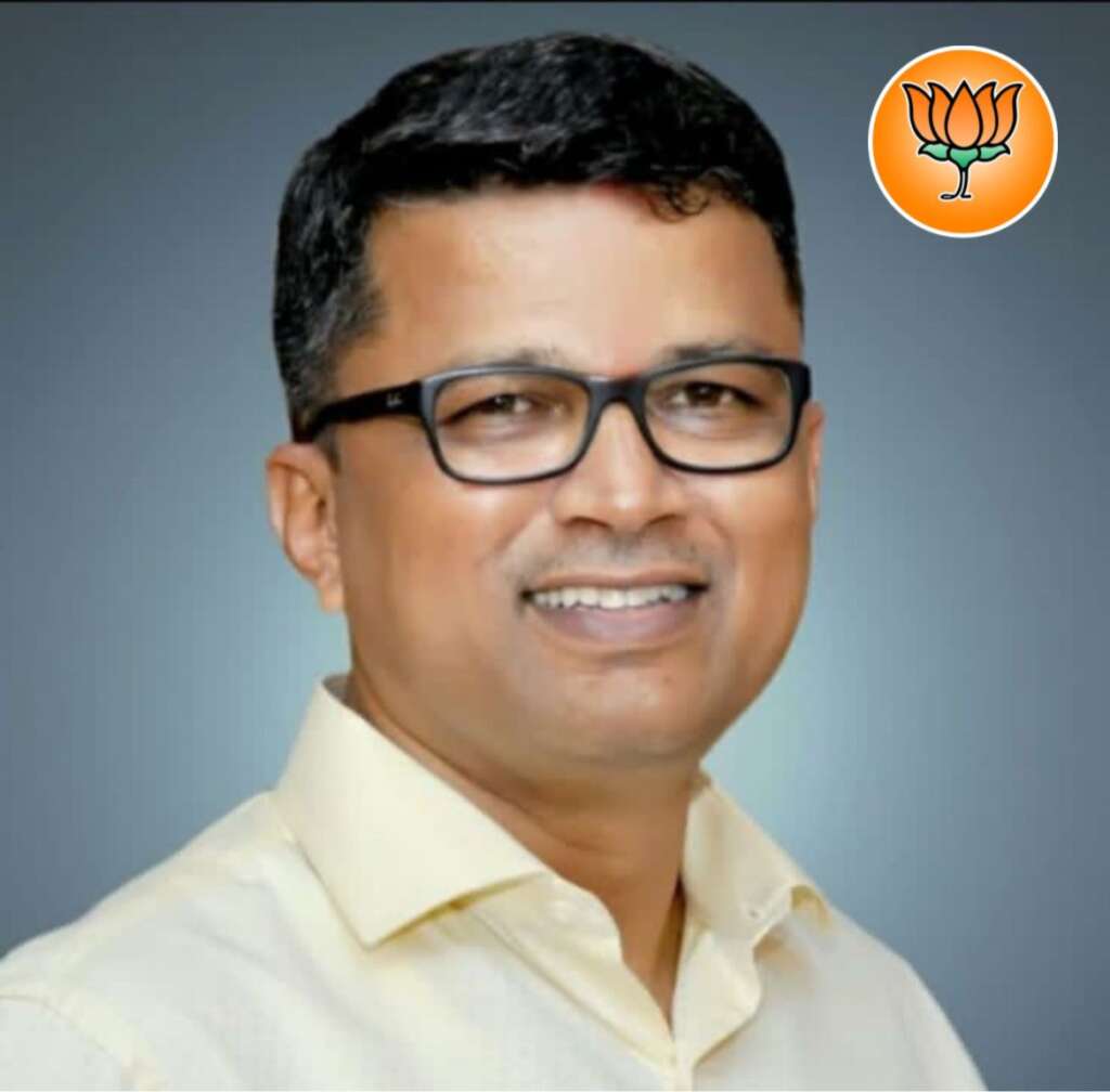 एक कोटीच्या जामीनावर सुटलेल्यांनी अमल महाडिक यांच्यावर बोलू नये - माजी नगरसेवक आशिष ढवळे यांची खरमरीत टीका