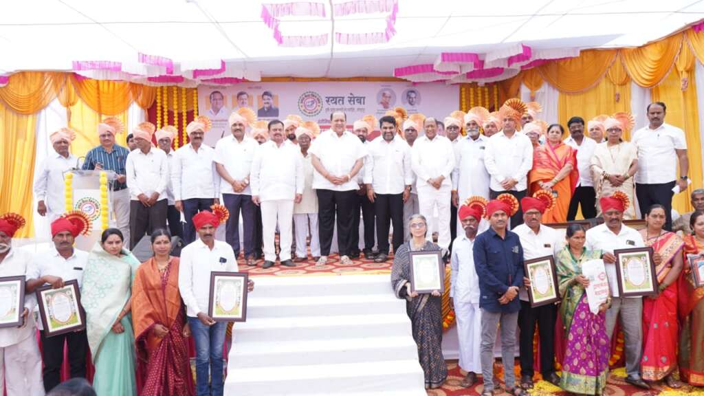 रयत सेवा कृषी उद्योग सहकारी संघाने शेतकऱ्यांचा विश्वास जोपासला -                                                               मा.नाम.हसन मुश्रीफसो                                                                      (वैद्यकीय शिक्षण मंत्री व कोल्हापूरचे पालकमंत्री)