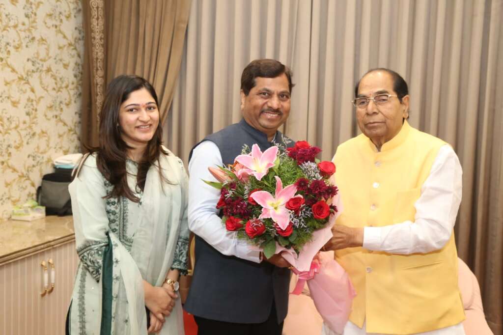 डॉ. संजय डी. पाटील यांच्यावर वाढदिनी शुभेच्छांचा वर्षाव....