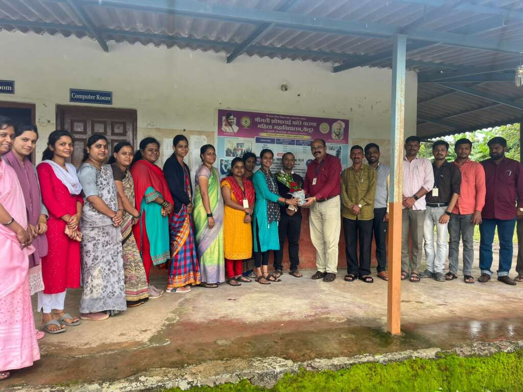 श्रीमती शोभाताई कोरे वारणा महिला महाविद्यालयातील विद्यार्थिनी रत्नागिरी जिल्हा पोलीस पदी निवड