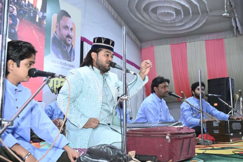 शरद कृषी प्रदर्शनात खेळ पैठणीचा, कवालीची मैफिल आणि सदाबहार गाण्यांच्या कार्यक्रमाला उत्स्फूर्त प्रतिसाद