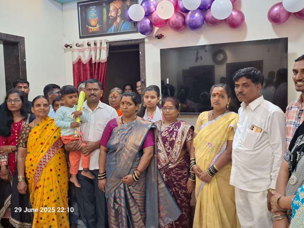 निराधाराला मिळाला ; मायेचा आधार....                       शिरटी येथील भंडारे कुटुंबियांनी घेतली ईशानच्या पालनपोषणाची जबाबदारी