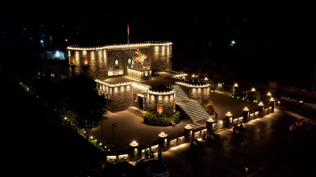 शिवसृष्टी आणि नियोजित भीमसृष्टीमुळे जयसिंगपूरच्या सौंदर्यात भर :                 ॲड. संभाजीराजे नाईक